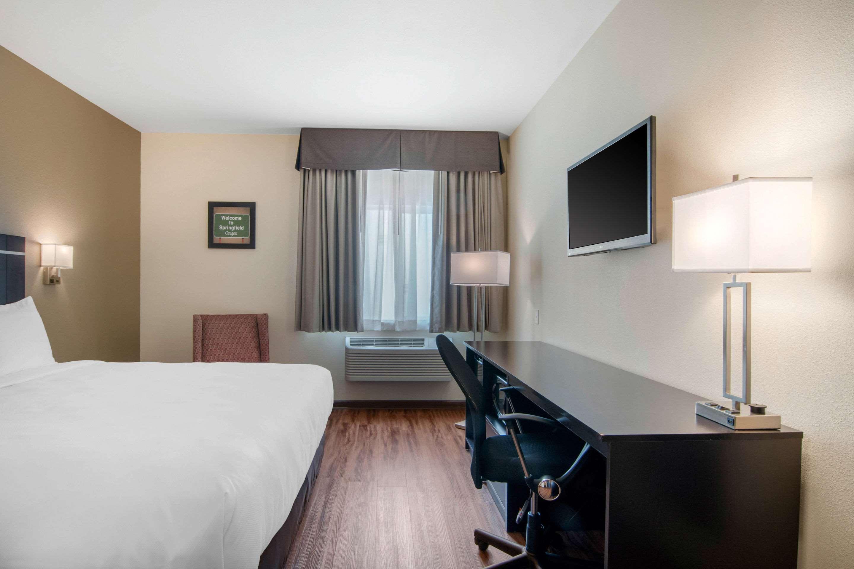 Econo Lodge Inn & Suites Спрингфийлд Екстериор снимка