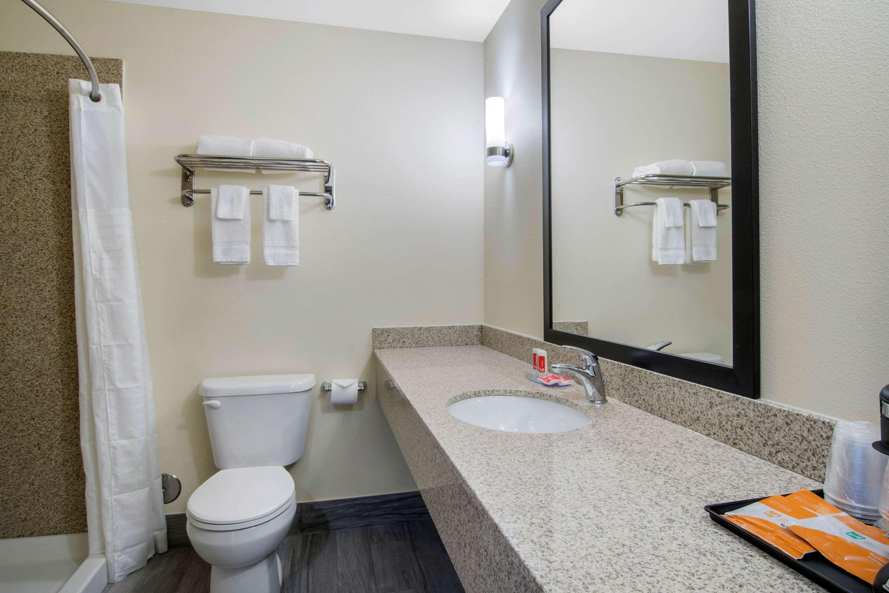 Econo Lodge Inn & Suites Спрингфийлд Екстериор снимка
